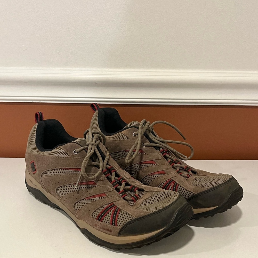 Columbia Men's Brown and Red Athletic Shoes